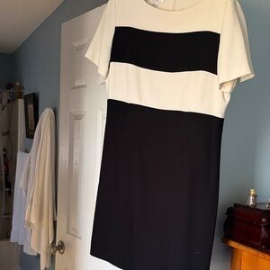 Jones New York Cream and Lime Green Dress